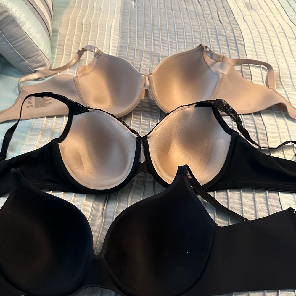 Elegant Black and Nude Women's Bra Set